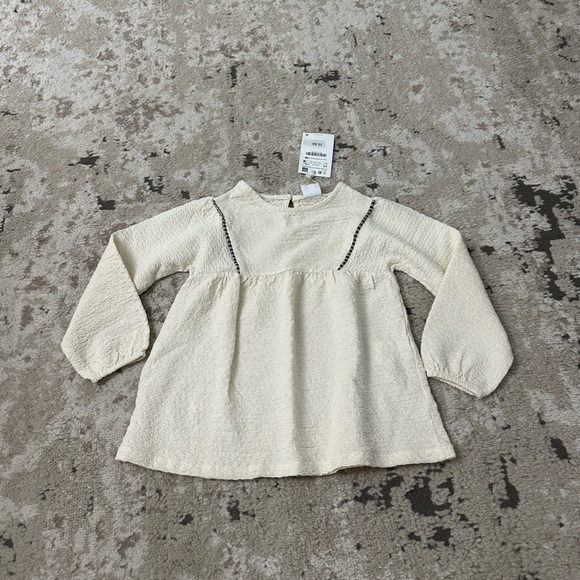Girls Zara Cream Long Sleeve Blouse Size 4-5 NWT - Picture 1 of 3